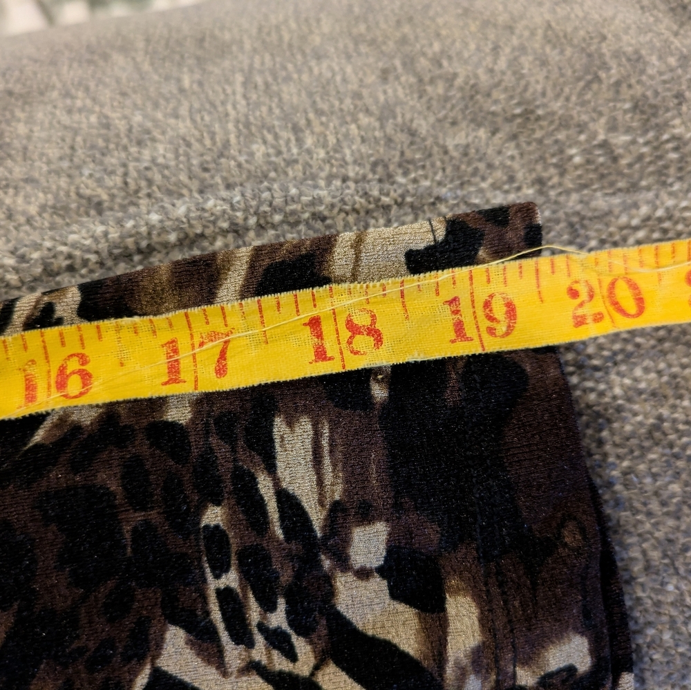 🔴 3/$15 Briggs New York Brown Animal Print Blouse - Picture 11 of 11